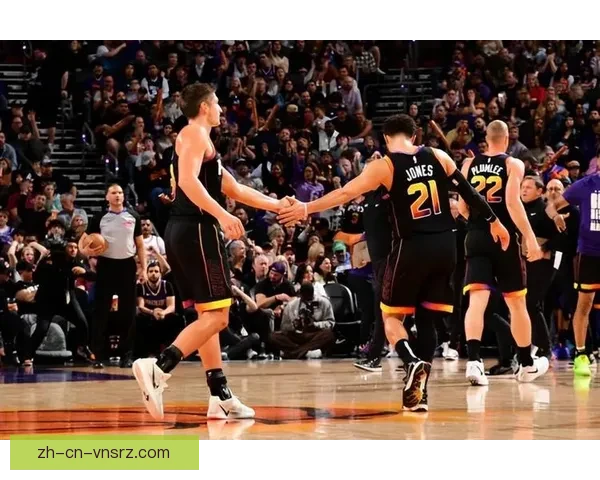 菲尼克斯太阳大胜犹他爵士夺关键胜利士气高涨