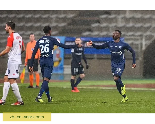 福冈黄蜂与大阪钢巴激战成平 双方2比2握手言和